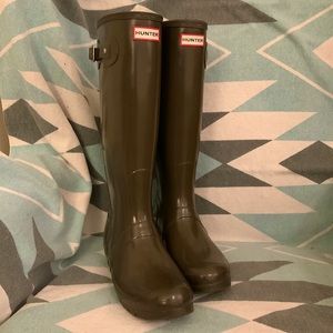 Women’s hunter rain boots